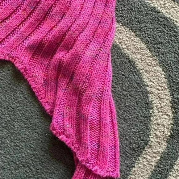 Pink Mermaid Tail Knitted Blanket, Adult Crochet Wave Pattern Blanket, 7 ft - Picture 3 of 9